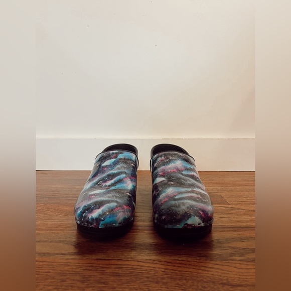 Bjork Clogs Swedish HandMade Comfort Shoes Cosmos Swirl Womens Sz 40 41 - Picture 4 of 6